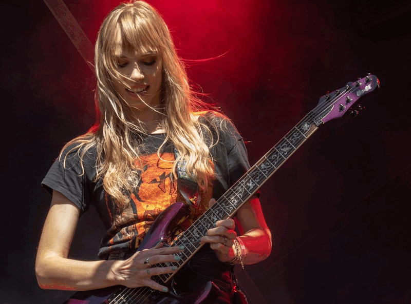 The best female guitarists